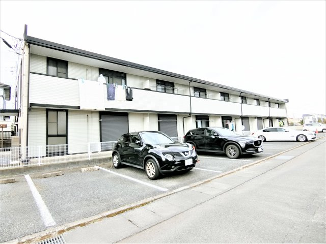 イーストガーデンの駐車場