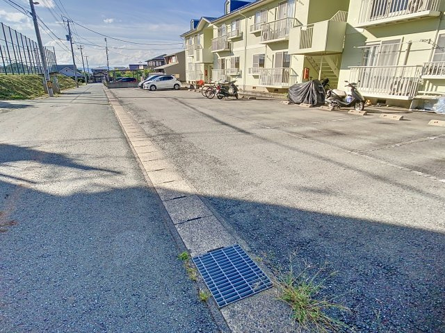 ワコーレ竜山の駐車場