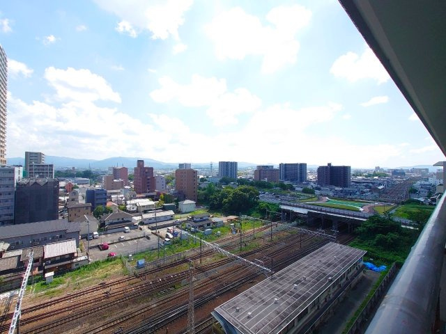 ◆JR「草津」駅徒歩４分◆室内リフォーム済みの美室◆１１階建て最上階の南東向き◆シャルマンコーポ草津の展望|バルコニーからの展望