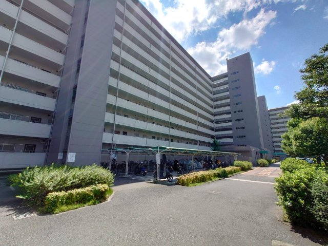 ◆JR「草津」駅徒歩４分◆室内リフォーム済みの美室◆１１階建て最上階の南東向き◆シャルマンコーポ草津の外観|外観