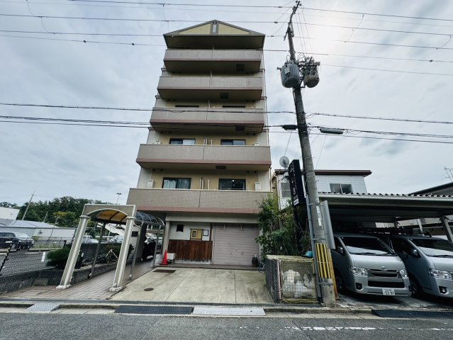 シオン平城山の外観