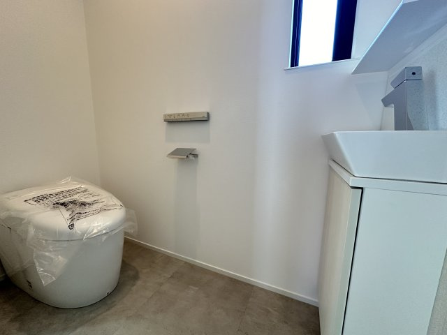 茅ヶ崎市東海岸南4丁目 デザイナーズハウスのトイレ