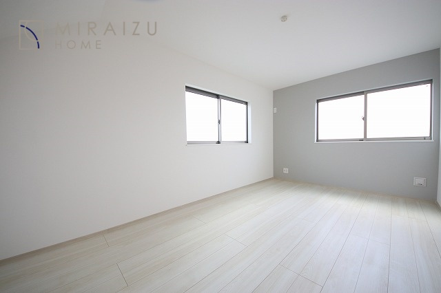 【洋室】 | 平日・休日問わず、いつでもご見学が出来ます♪☆実際に見て、触れて感じる安心のお住まい探しを体験して下さい♪☆物件情報だけでなく、地域の特色などなどエリア情報もお伝え出来たら嬉しいです♪
