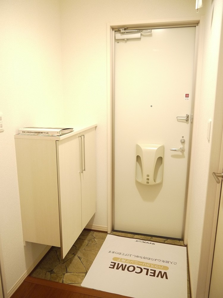 West　Fieldの玄関