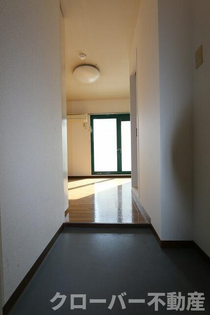 サンプラザ・ベビードールの玄関