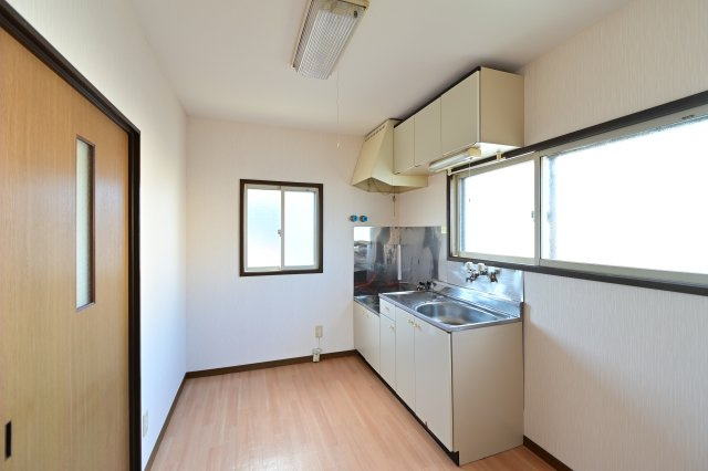 【キッチン】 | パークヒルズ美原町 | コンパクトなキッチンで掃除もラクラク