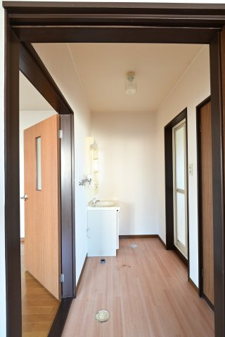 【洗面所】 | パークヒルズ美原町 | スペースが確保できる洗面所です