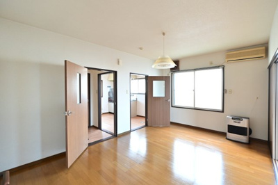 【居間・リビング】 | パークヒルズ美原町 | ゆったりとした居間です