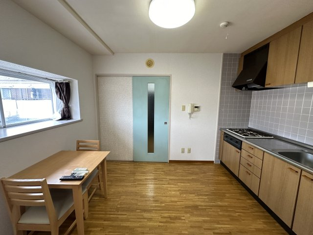 【居間・リビング】バードタウン8番館 