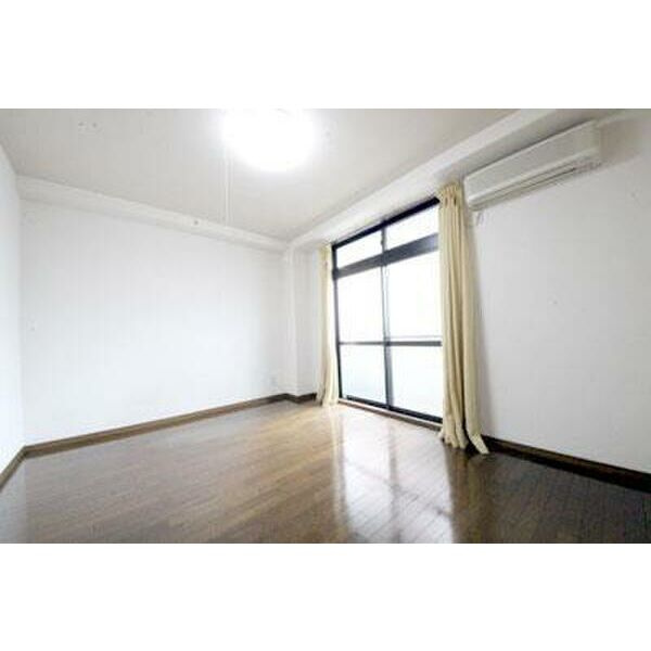 メゾンヴィバーチェの居間・リビング