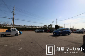 【駐車場】