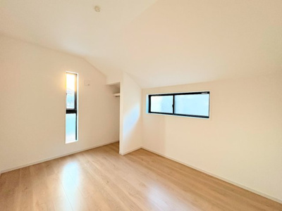 【洋室】 | ◇◆横浜市青葉区若草台2期　新築一戸建て◆◇ | ◆気持ちの良い風が室内へ入り込む居室。家具を配置しても広々ご利用いただけます！！