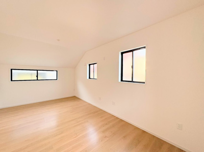 【洋室】 | ◇◆横浜市青葉区若草台2期　新築一戸建て◆◇ | ◆感性を育むプライベートルームはシンプルでスマートな空間。好みの空間で読書をしたり、音楽を聞いたりと一人の時間も充実したものにできます。