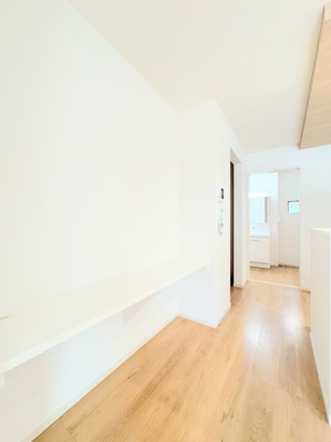 【居間・リビング】 | ◇◆横浜市青葉区若草台2期　新築一戸建て◆◇ | ◆リビングの一角に設けたワークスペース。勉強中のお子さまの様子を窺うことができたり、家事のすきま時間でデスク作業ができたりとフレキシブルに活用することができます。