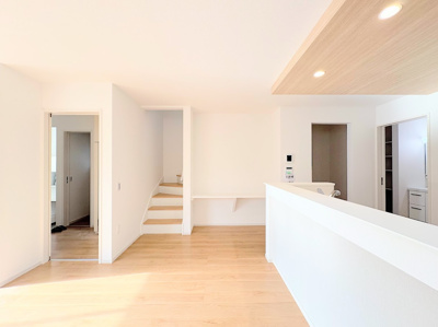 【居間・リビング】 | ◇◆横浜市青葉区若草台2期　新築一戸建て◆◇ | ◆リビングは一日中太陽の光が射し込みます。家族が集まる空間は、自然と笑顔が溢れます！