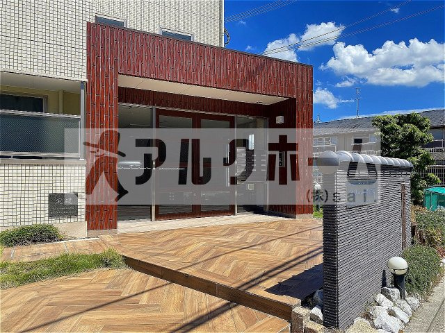 ラフィーネ久宝寺のエントランス