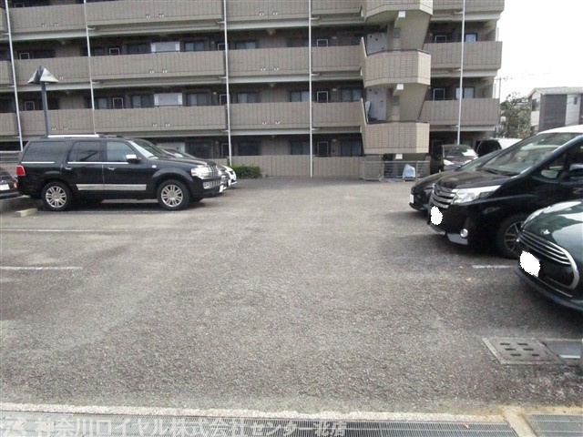【駐車場】