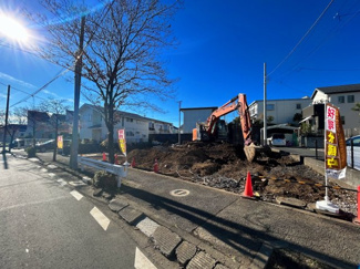 【外観】 | ◆爽やかな青空の下に贅沢なほどに降り注ぐ陽光、豊かな居住性と、クオリティが見事に調和した住空間は、住まうことの喜びを感じさせてくれます。ゆとりある広い敷地で開放的なお住まいです。