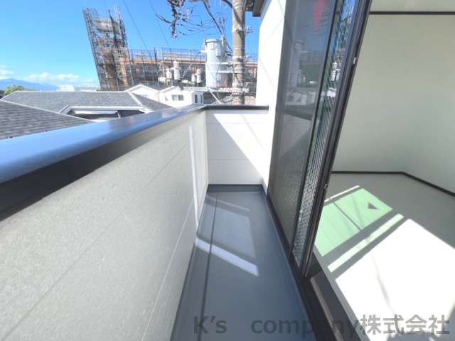 茅ヶ崎市若松町　築浅未入居戸建　A号棟のバルコニー|日当たりも良く、洗濯物もよく乾きます☆