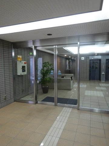 グランドメゾン上池袋のエントランス