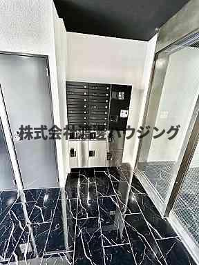 ONLYONE江坂の玄関