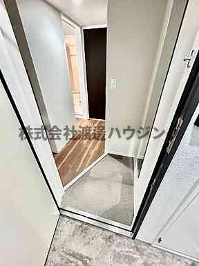 ONLYONE江坂の玄関