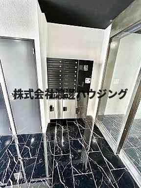 ONLYONE江坂の玄関