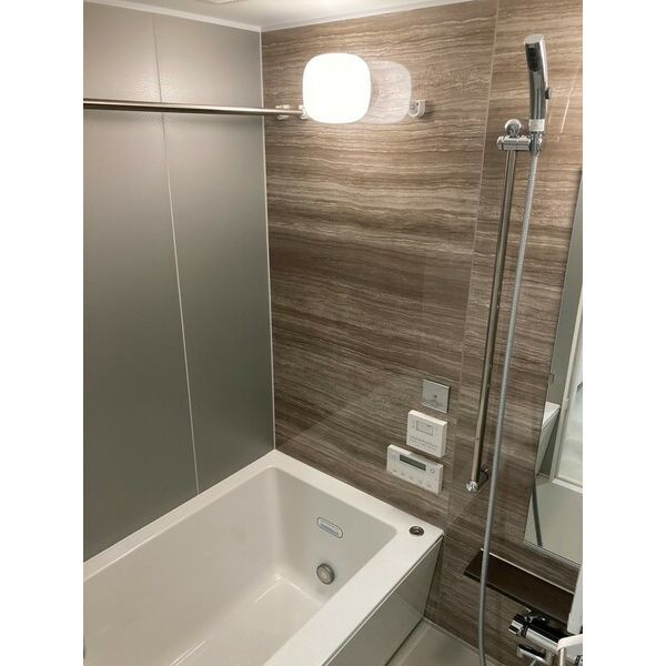 プレサンスロジェ大須白川公園の浴室