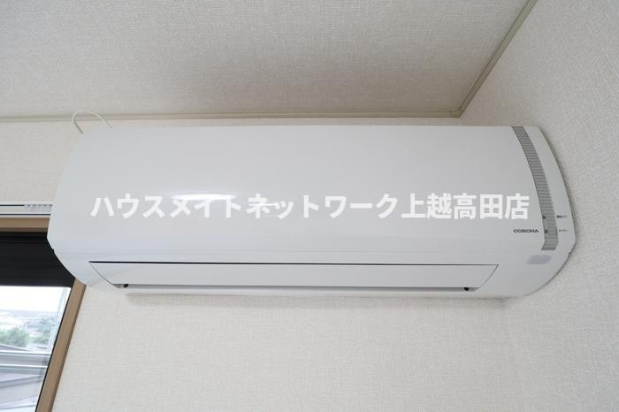 ロイヤルタウン寺町 参番館の設備|備え付けエアコン
