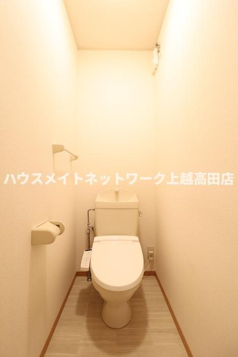 ロイヤルタウン寺町 参番館のトイレ|温水洗浄便座