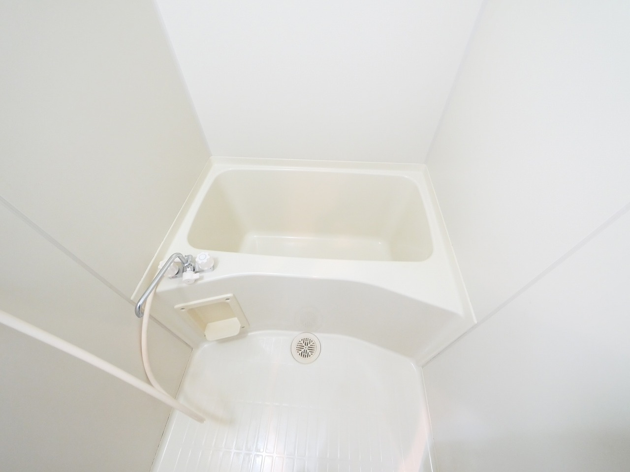 エスポワールするがまちの浴室|コンパクトで使いやすいお風呂です