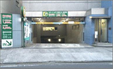 JPT元町ビルの駐車場