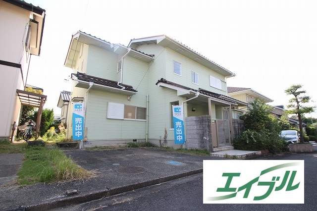 小牧市光ヶ丘４丁目　中古戸建の外観|2024年11月リフォーム完成
敷地広々６７.６６坪。