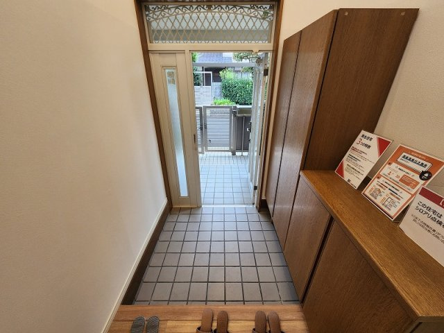 小牧市光ヶ丘４丁目　中古戸建の玄関|ゆったりとした玄関です