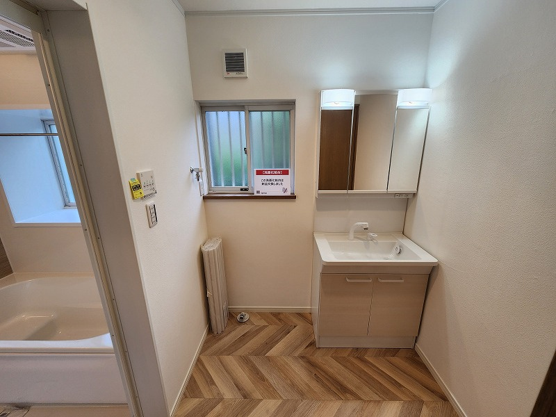 小牧市光ヶ丘４丁目　中古戸建の洗面所|ゆったりとスペースのある洗面所