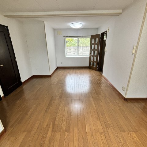 中島本町ＹＡ－２の居間・リビング