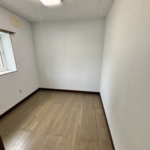 中島本町ＹＡ－２の居間・リビング