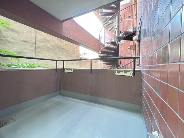 京阪・地下鉄・阪急の３沿線アクセス可能◆２０２５年１月リフォーム済み◆南向き◆オークリッチ松原のバルコニー|バルコニー