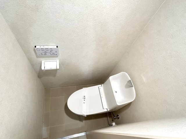 京阪・地下鉄・阪急の３沿線アクセス可能◆２０２５年１月リフォーム済み◆南向き◆オークリッチ松原のトイレ|トイレ