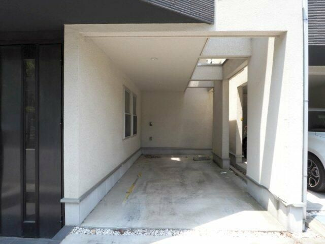 南台５丁目戸建の駐車場