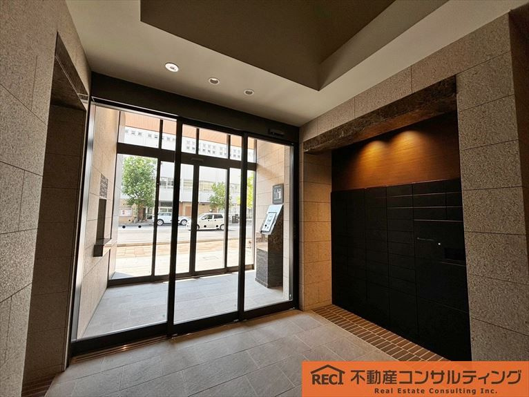 ヌーヴェルワイズ六甲のエントランス