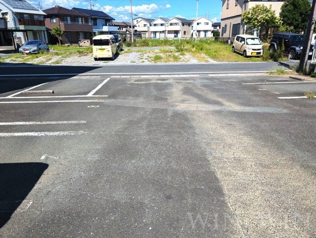 ボナール Ⅲの駐車場