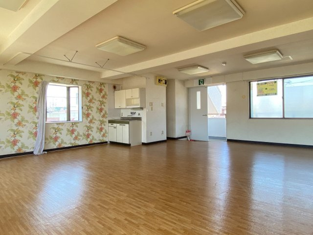 平塚市徳延１丁目の店舗事務所の内装