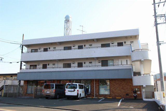 平塚市徳延１丁目の店舗事務所の外観