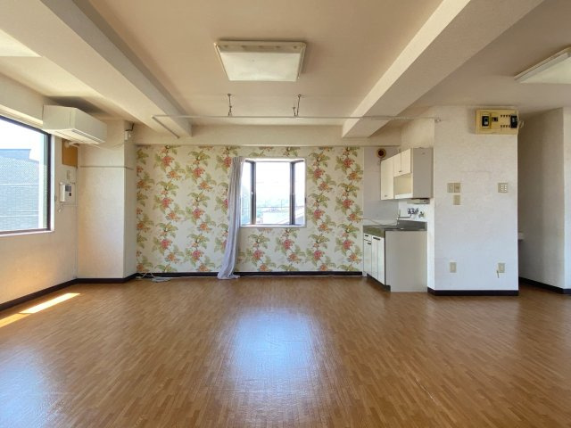 平塚市徳延１丁目の店舗事務所の内装