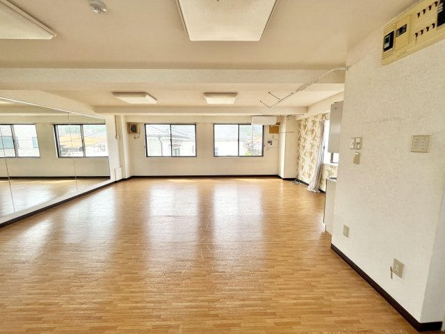 平塚市徳延１丁目の店舗事務所の内装