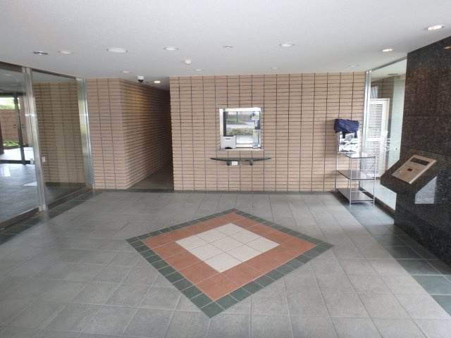 アンビシャスプラザ坂戸のエントランス