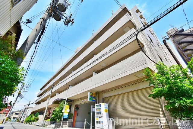 大正メゾンの駐車場
