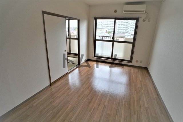 習志野市新栄１丁目の賃貸マンションの居間・リビング|※違うお部屋の写真です