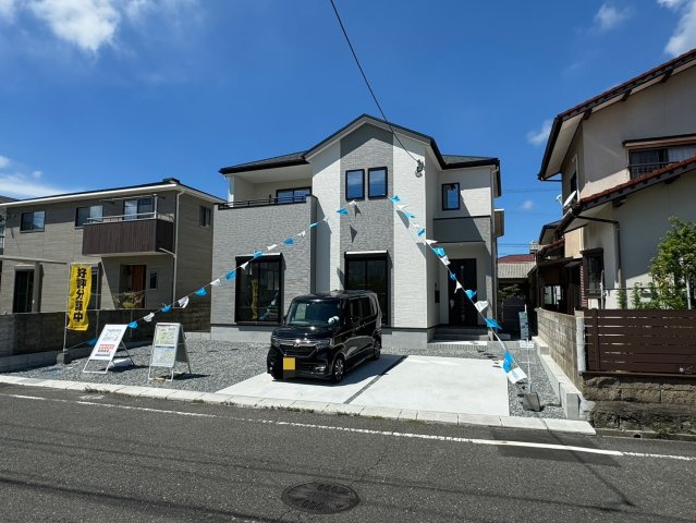 ーBloomーブルームー小倉南区中貫1丁目2期　【小倉南区　新築戸建て】の外観|シンプルな白とグレーの外観♪　【小倉南区　新築戸建て】